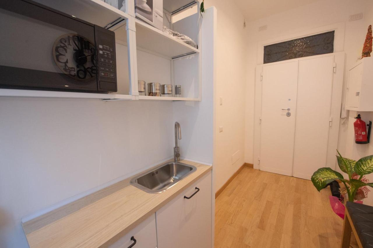 Domus Castroni Germanico Bed and Breakfast Rome Buitenkant foto