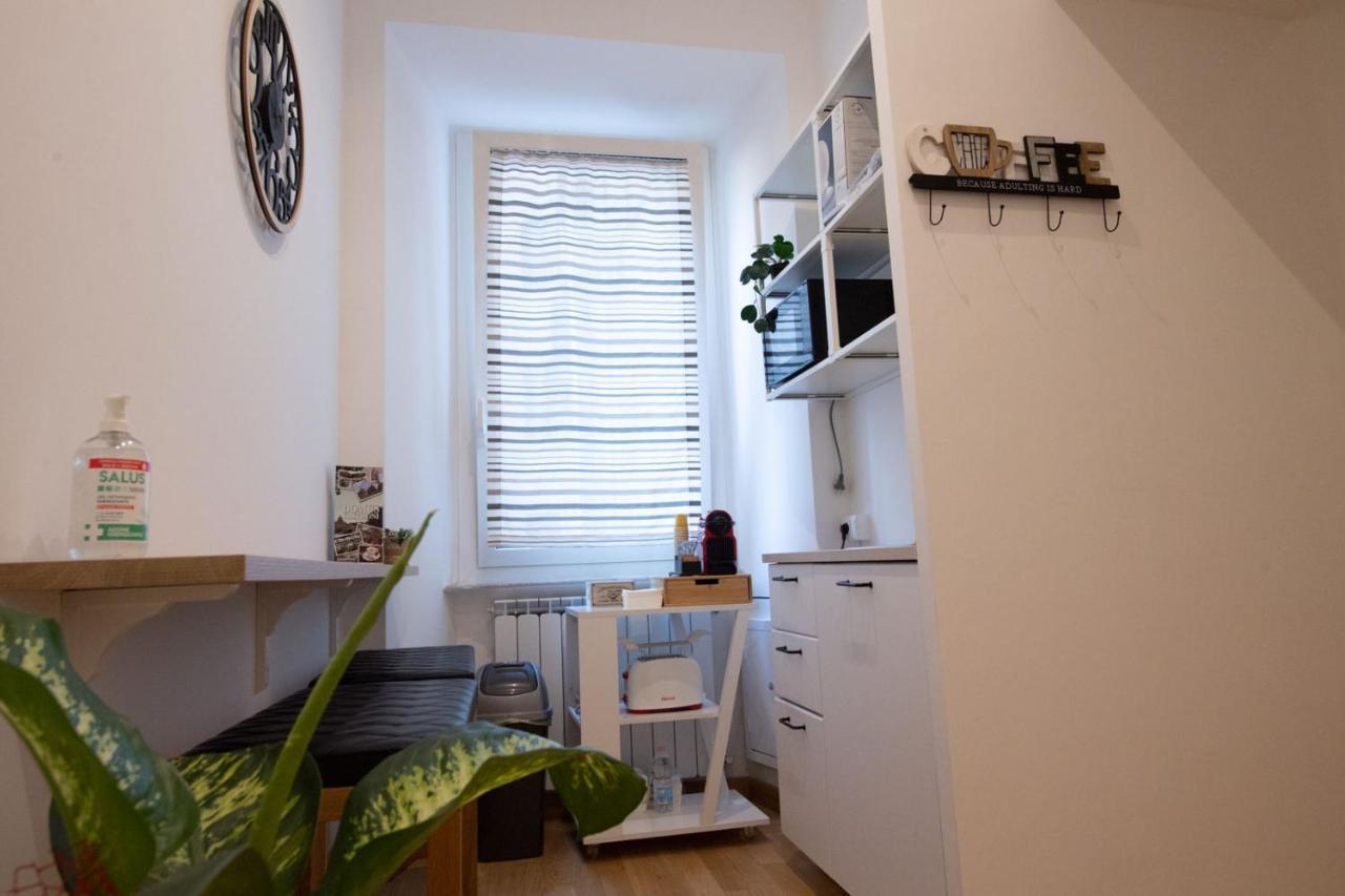 Domus Castroni Germanico Bed and Breakfast Rome Buitenkant foto